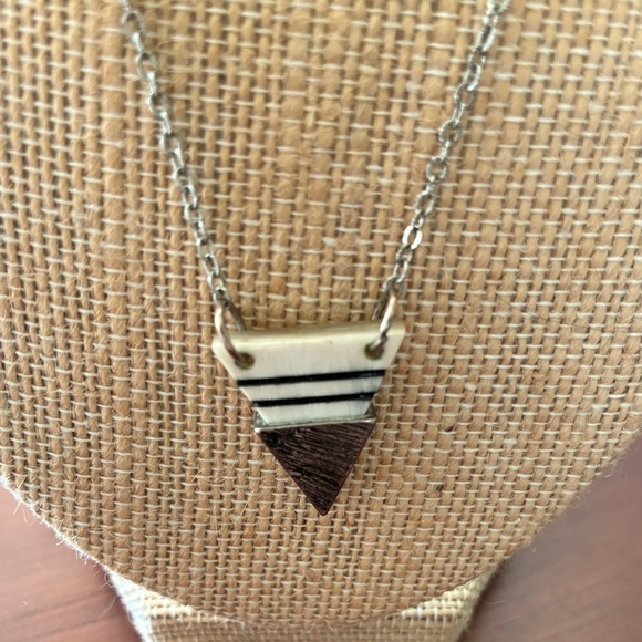 Jewelry - Silver Chain Necklace with Cream and Black Triangular Mother of Pearl Pendant